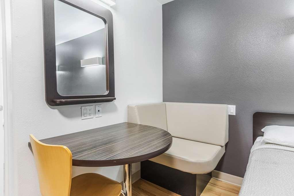 Studio 6 Victorville - Apple Valley 객실 사진