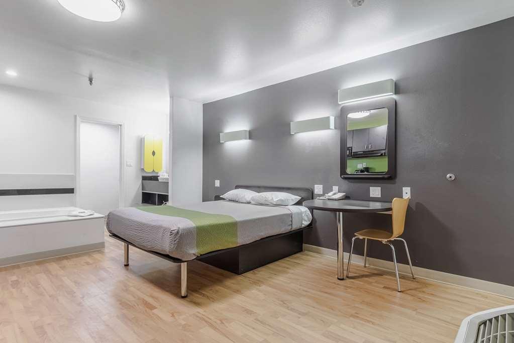 Studio 6 Victorville - Apple Valley 객실 사진