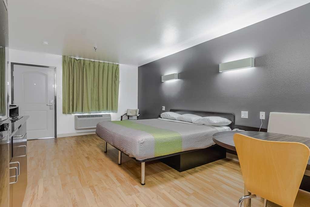 Studio 6 Victorville - Apple Valley 객실 사진